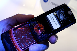 Illustration for article titled Motorola May 07 Mystery Phone Unveiling